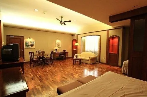 **** Hotel Ponderosa Golf & Country Resort Johor Bahru Malásia